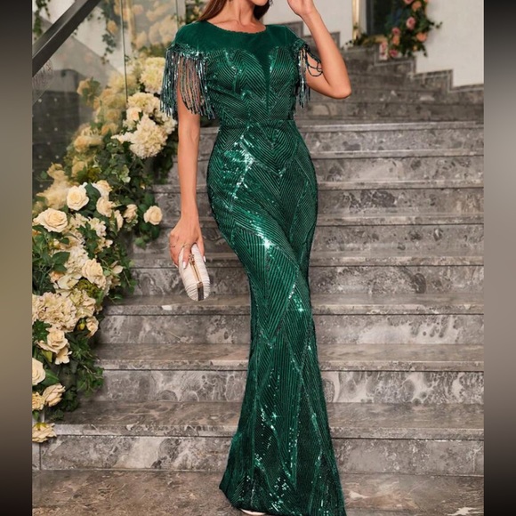 Luxe fringe detail mermaid hem party prom sequins dress - Picture 4 of 6